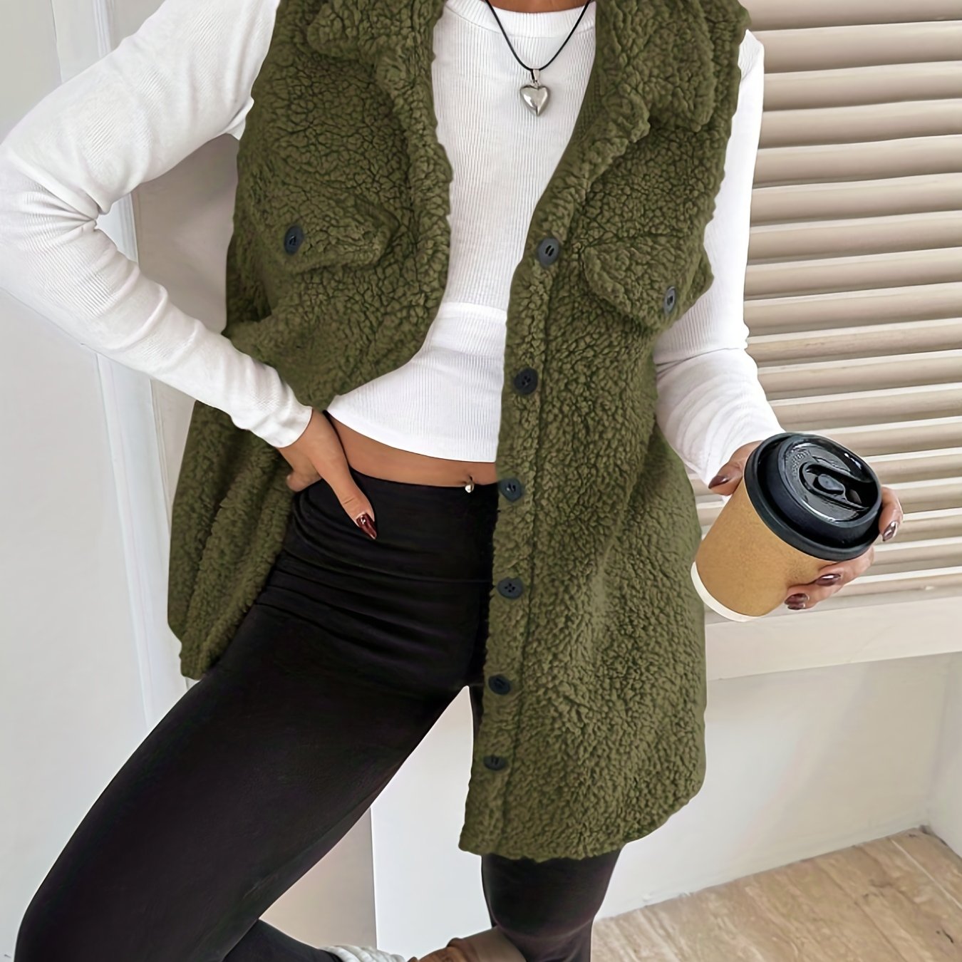 AURA | Elegantna volnena brezrokavnik